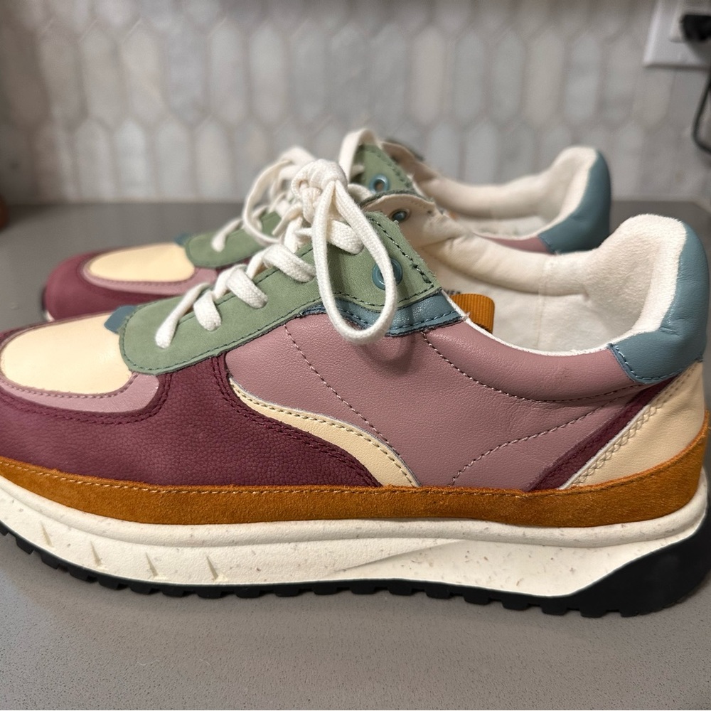 Madewell fashion tennis shoes / sneakers - Mens 10.5 / womens 12.